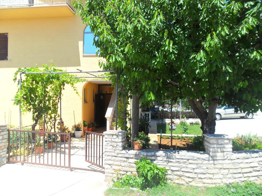 Apartments Stana Sukošan Dış mekan fotoğraf